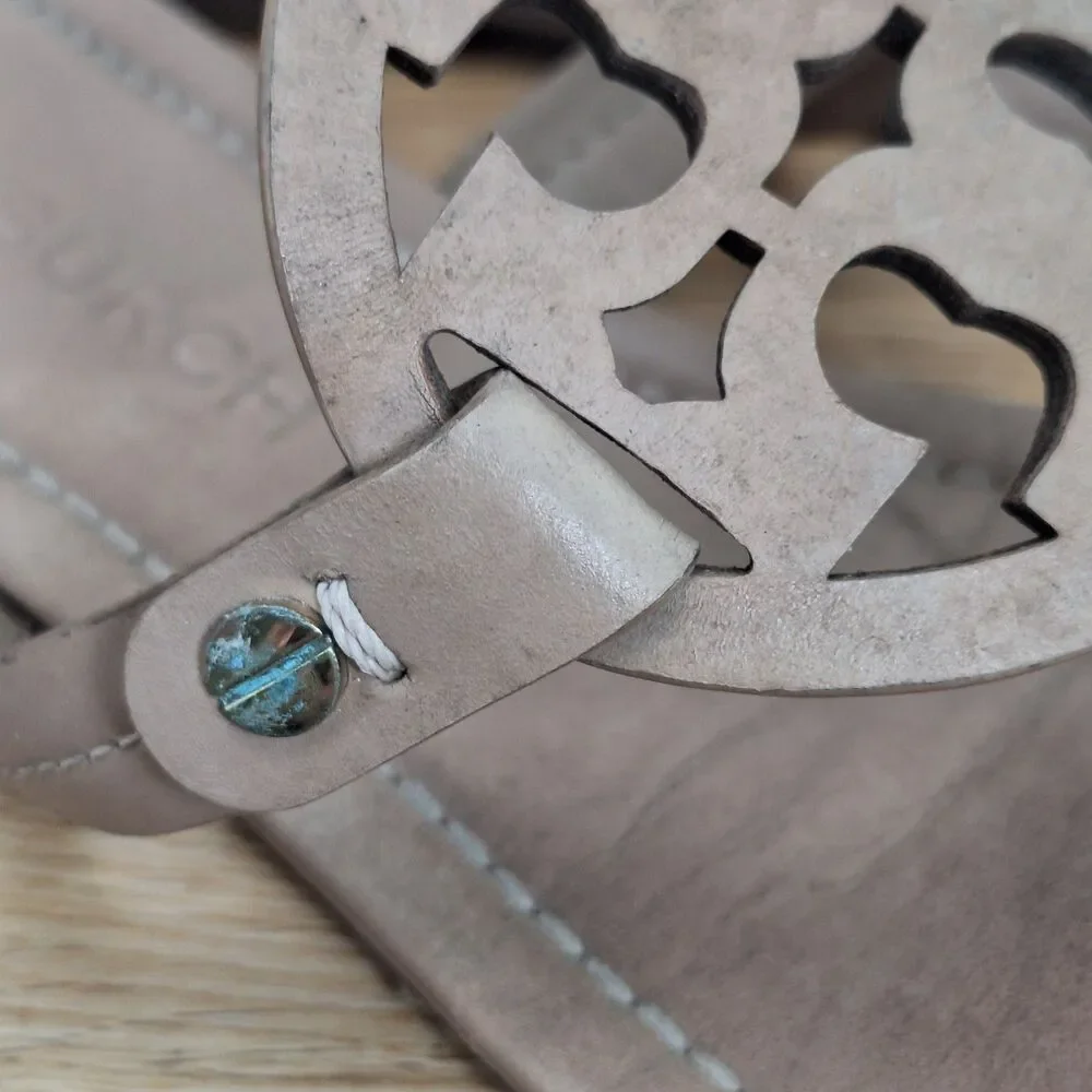 Tory Burch Miller Thong Sandals Women 10.5 Tan Beige Leather Logo Flip Flops